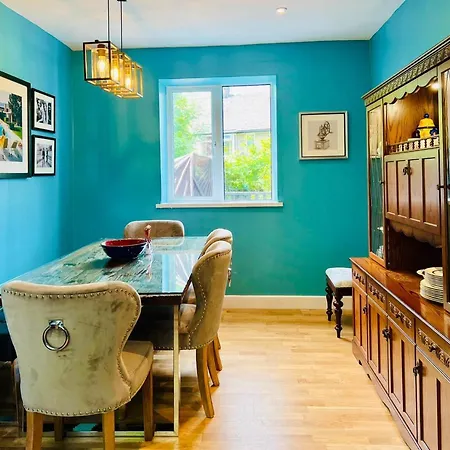 Сasa de vacaciones 3 Bedroom Detached With Garden *
