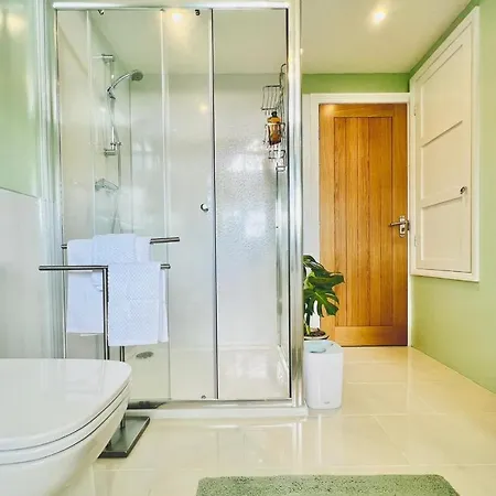 Holiday home 3 Bedroom Detached With Garden