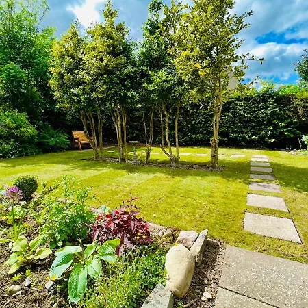 3 Bedroom Detached With Garden *